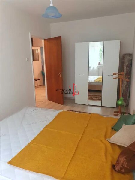 Titan, Pallady  Vanzare apartament 4 camere Centrala Temica Proprie